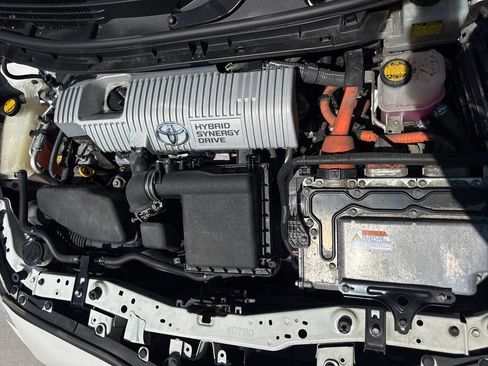 Used 2010 Toyota Prius Five FWD image 35