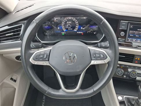 Used 2023 Volkswagen Jetta SE image 22