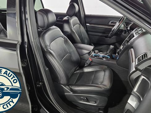 Used 2017 Ford Explorer Limited w/ Equipment Group 301A AWD/4WD image 42
