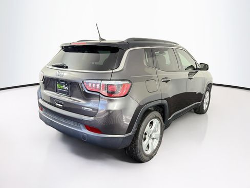 Used 2020 Jeep Compass Latitude w/ Popular Equipment Group FWD image 9