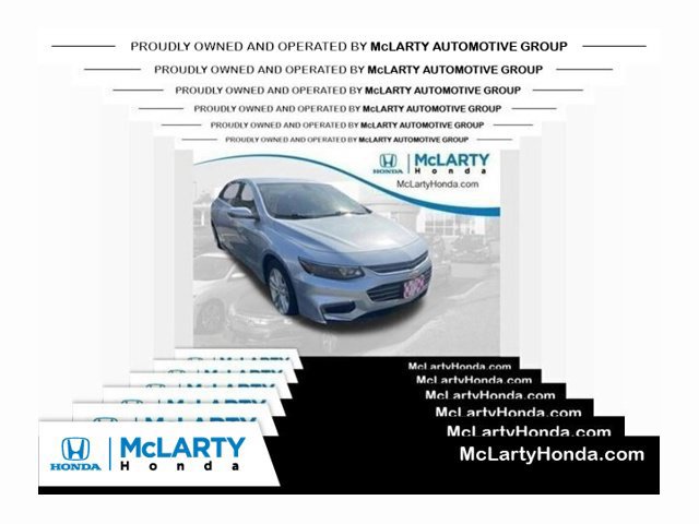 Used 2017 Chevrolet Malibu LT w/ Leather Package FWD image 1