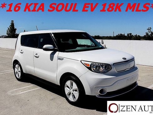 Used 2016 Kia Soul EV FWD image 36