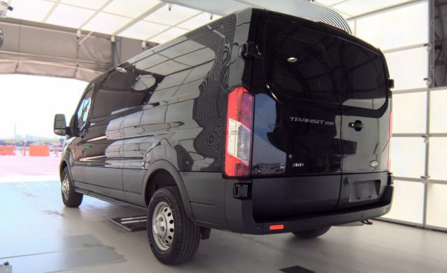 Used 2023 Ford Transit 250 Low Roof AWD image 3