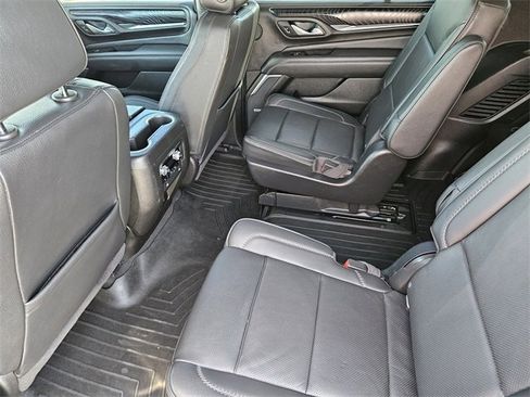 Used 2022 GMC Yukon Denali w/ Advanced Technology Package image 29