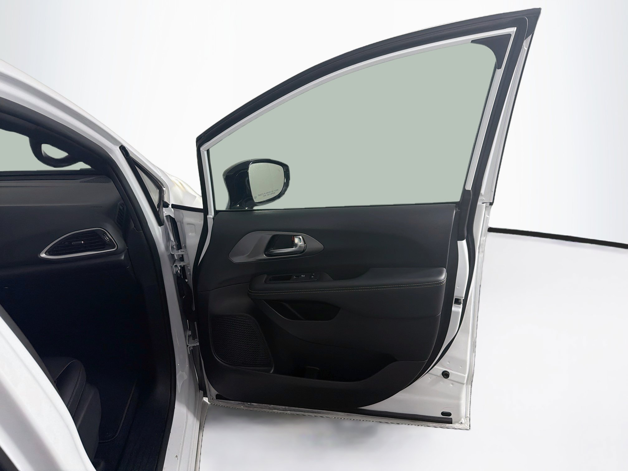Used 2025 Chrysler Pacifica Select FWD image 34
