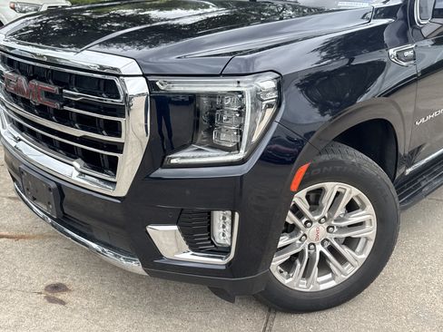Used 2021 GMC Yukon XL SLT w/ SLT Premium Package AWD/4WD image 2
