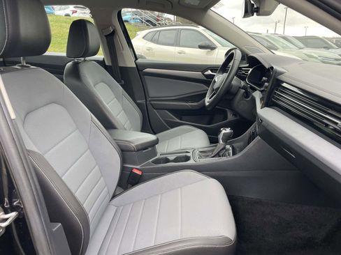 Used 2025 Volkswagen Jetta SE image 14