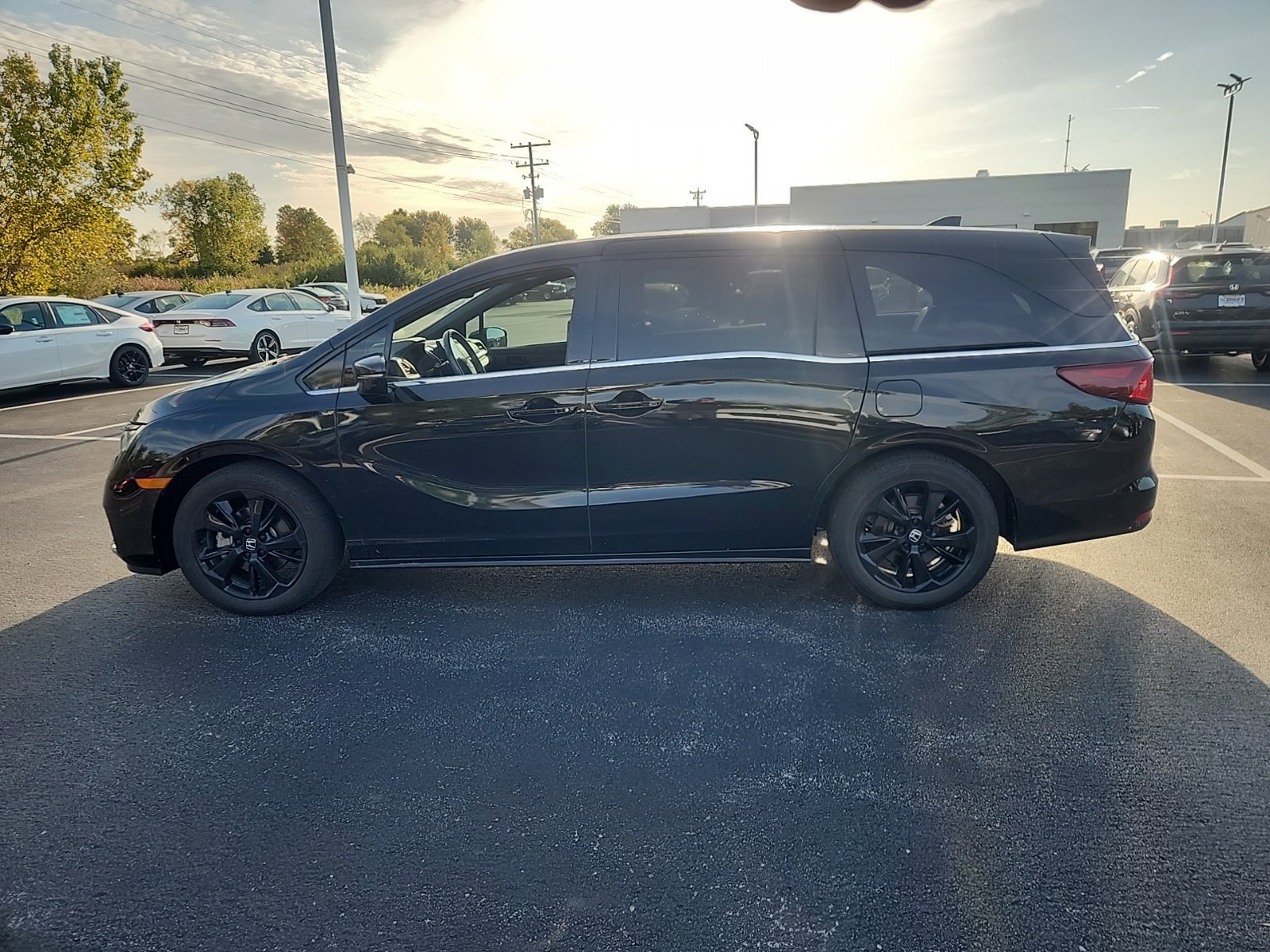 Used 2024 Honda Odyssey Sport image 3