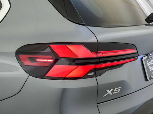 Used 2024 BMW X5 sDrive40i w/ Parking Assistance Package RWD image 12