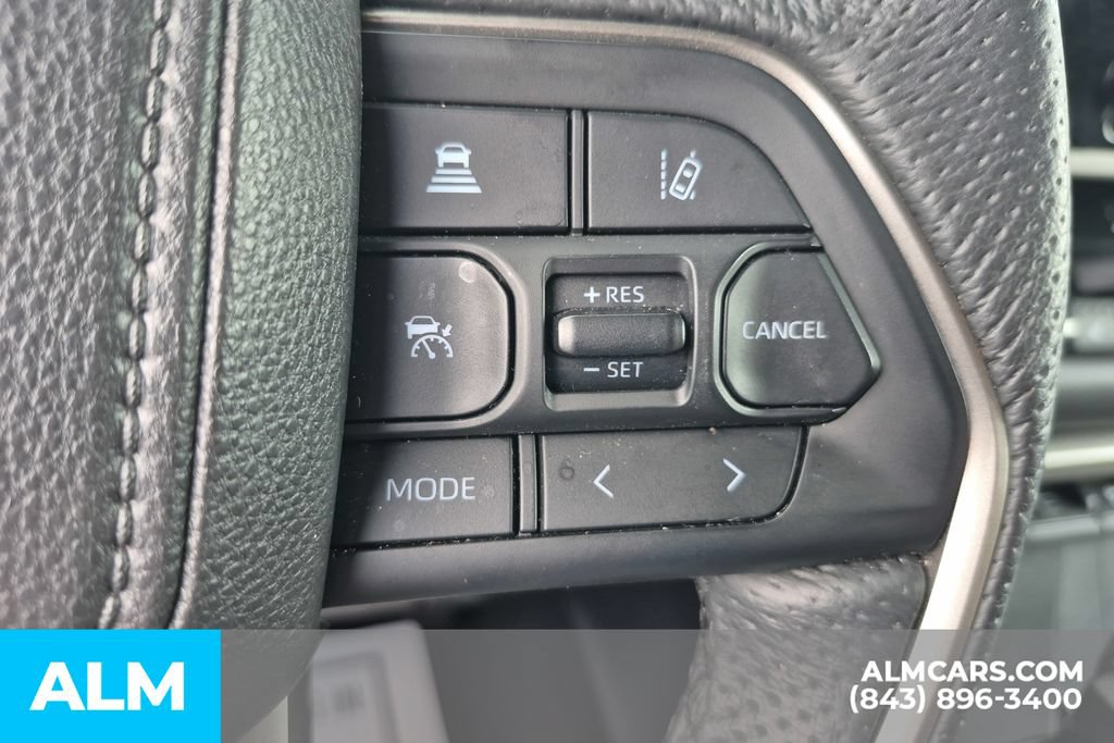 Used 2025 Toyota Sequoia SR5 AWD/4WD image 30