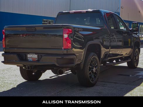 Used 2025 Chevrolet Silverado 2500 Custom w/ Custom Value Package image 8