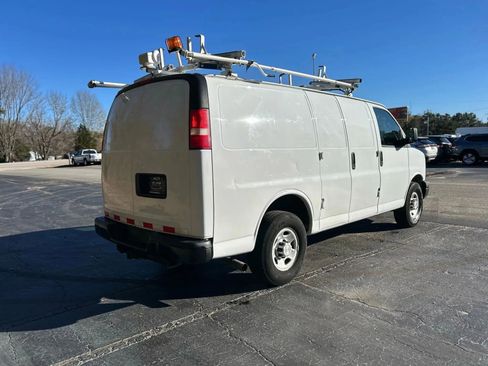 Used 2015 Chevrolet Express 2500 image 3
