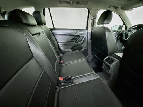 Used 2019 Volkswagen Tiguan SE w/ Panoramic Sunroof Package FWD image 25