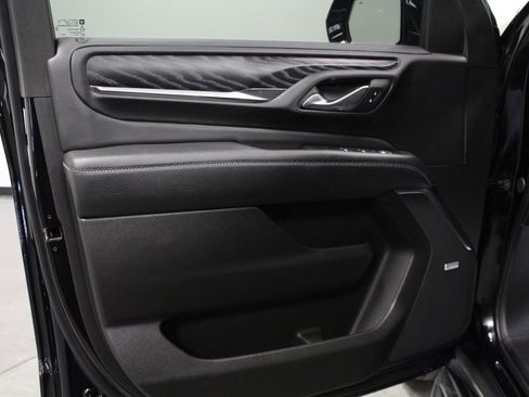 Used 2024 GMC Yukon XL Denali image 11