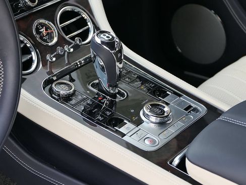 Used 2023 Bentley Continental GT Mulliner AWD/4WD image 24