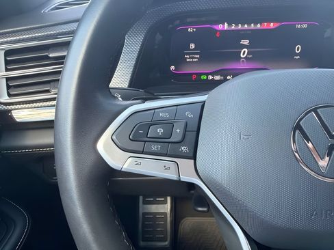 Used 2024 Volkswagen Atlas Cross Sport SEL R-Line AWD/4WD image 15