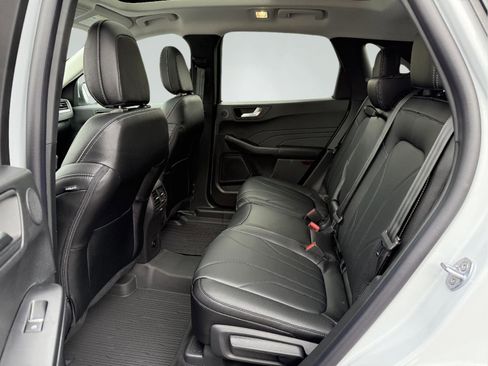 New 2025 Ford Escape SE w/ PHEV Premium Package image 16