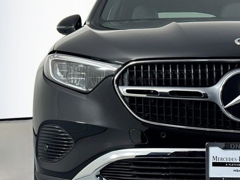 Certified 2025 Mercedes-Benz GLC 300 image 14