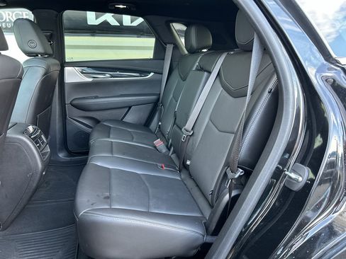 Used 2022 Cadillac XT5 Premium Luxury w/ Technology Package AWD/4WD image 11