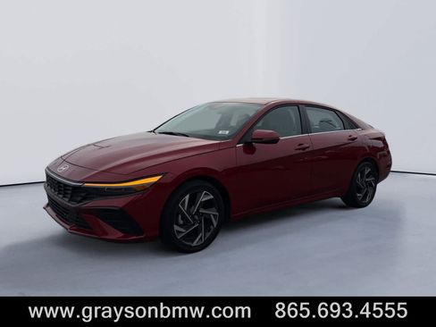 Used 2025 Hyundai Elantra Limited FWD image 7