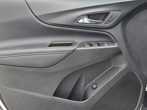 Used 2024 Chevrolet Equinox RS w/ LPO, Floor Liner Package FWD image 17
