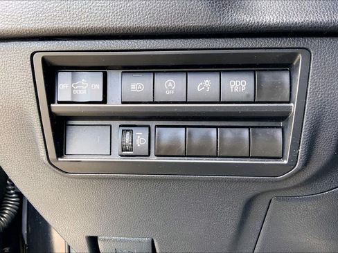 Used 2023 Toyota Tundra SR5 AWD/4WD image 33