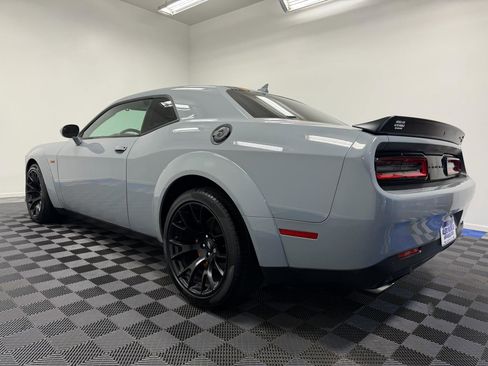 Used 2022 Dodge Challenger R/T Scat Pack RWD image 9