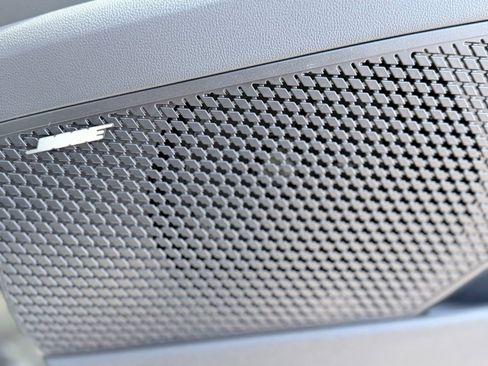 New 2025 Hyundai Elantra Limited image 28