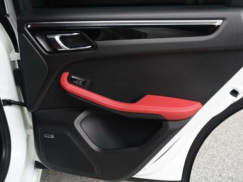Used 2020 Porsche Macan S AWD/4WD image 25
