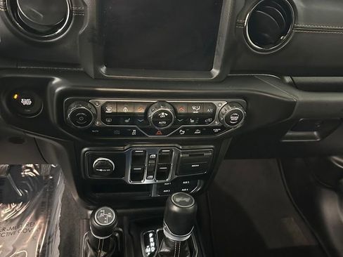 Used 2022 Jeep Wrangler Unlimited Sahara image 17