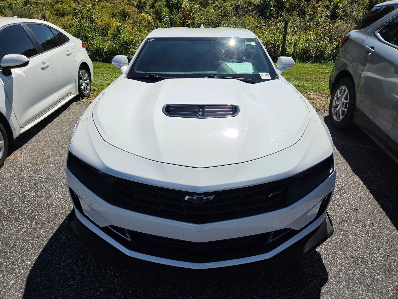 Used 2022 Chevrolet Camaro LT w/ RS Package RWD image 2