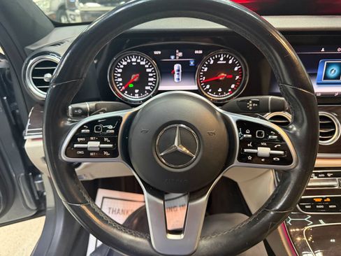 Used 2019 Mercedes-Benz E 300 image 40