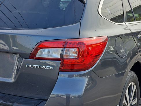 Used 2019 Subaru Outback 2.5i Limited w/ Popular Package #2 image 11