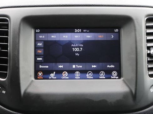 Used 2017 Jeep Compass Latitude w/ Popular Equipment Group AWD/4WD image 20