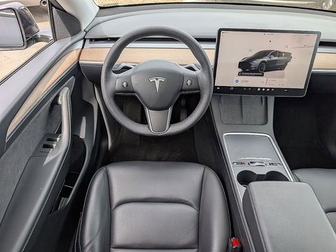 Used 2024 Tesla Model Y Long Range AWD/4WD image 23