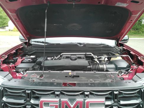 Used 2023 GMC Canyon Elevation w/ Convenience Package AWD/4WD image 4