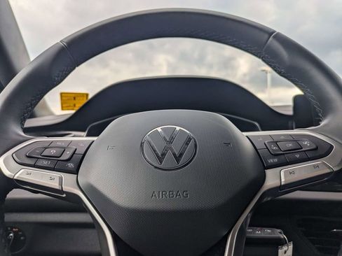 Certified 2025 Volkswagen Jetta Sport FWD image 29