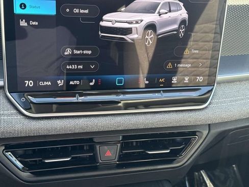 Used 2025 Volkswagen Tiguan S image 19