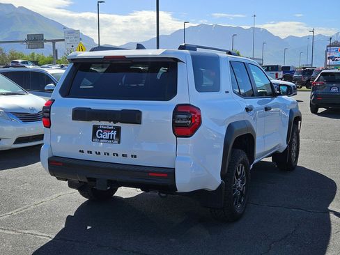 Used 2025 Toyota 4Runner SR5 AWD/4WD image 3