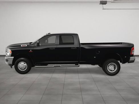 New 2024 RAM 3500 Tradesman w/ Chrome Appearance Group image 3