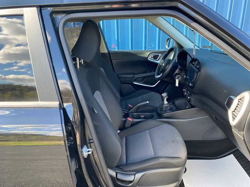 Used 2021 Kia Soul LX FWD image 26