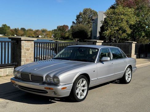 Used 2002 Jaguar XJ8 image 21