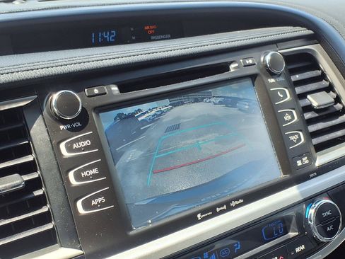 Used 2017 Toyota Highlander XLE AWD/4WD image 22