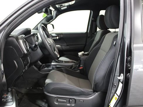 Certified 2023 Toyota Tacoma TRD Off-Road AWD/4WD image 10