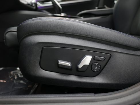 Used 2020 BMW 530i w/ M Sport Package RWD image 17