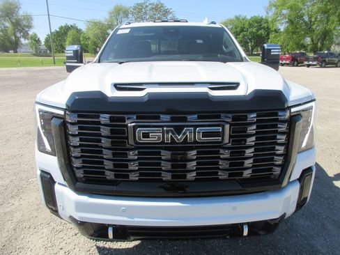 New 2026 GMC Sierra 2500 Denali Ultimate AWD/4WD image 12