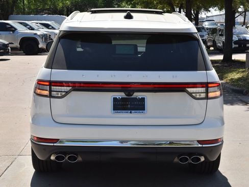 New 2026 Lincoln Aviator Reserve image 8