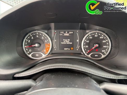 Certified 2016 Jeep Renegade Sport w/ Power & Air Group FWD image 46