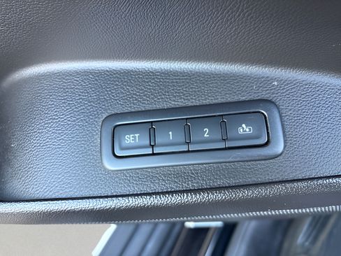 Used 2017 Chevrolet Suburban Premier RWD image 37