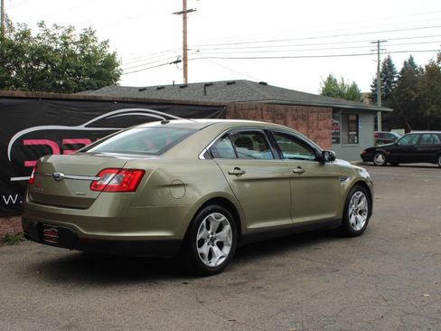 Used 2012 Ford Taurus SEL image 4